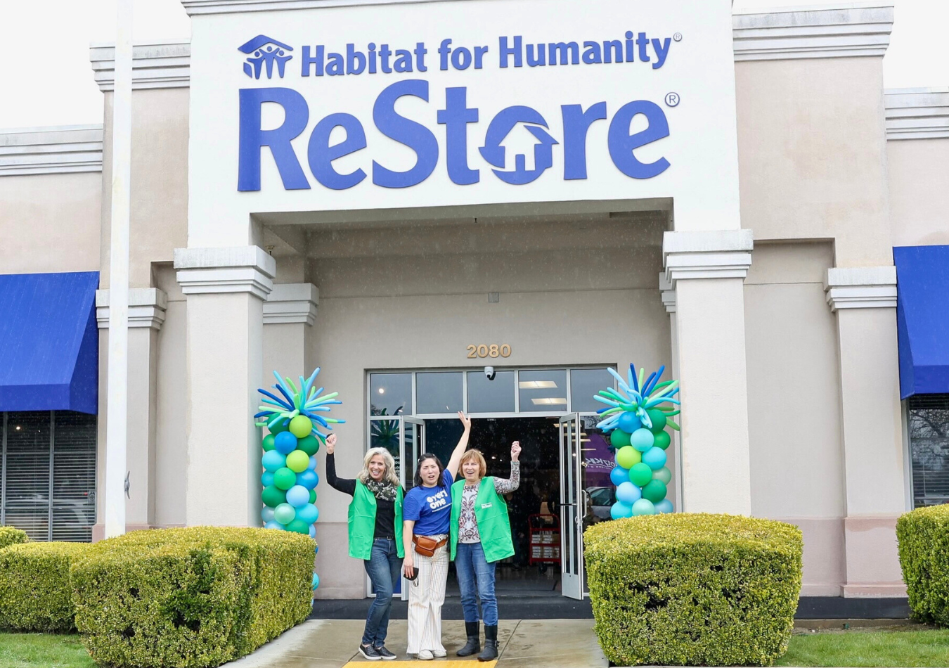 Volunteers in front of the Habitat ReStore